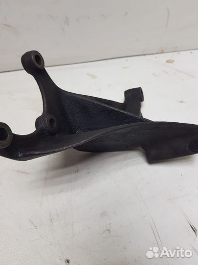 Кронштейн гур VW Passat B3