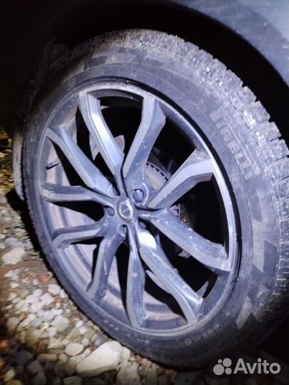 Pirelli Ice Zero 255/45 R20