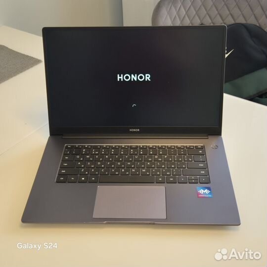 Honor magicbook x15 15.6/Ryzen 7/512gb /16gb ram