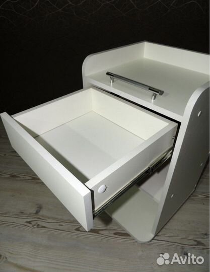 Стол тележка косметологическая тумбочка