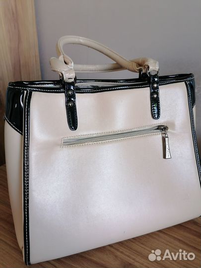 Продам женскую сумку