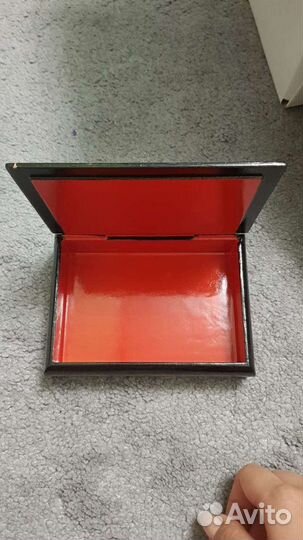 Деревянная шкатулка