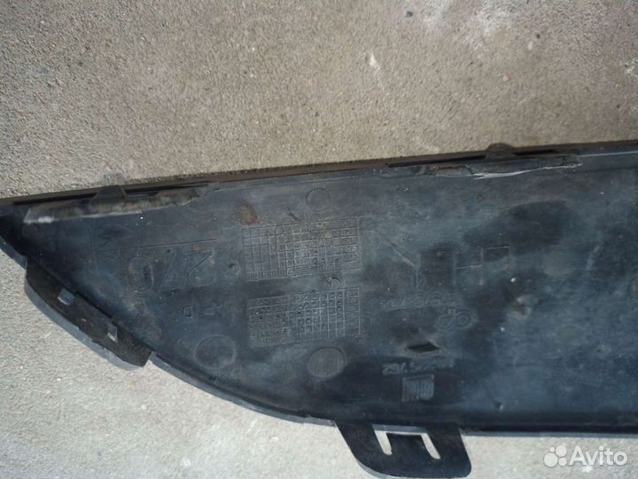 Заглушка противотуманки Опель Астра h рестаил