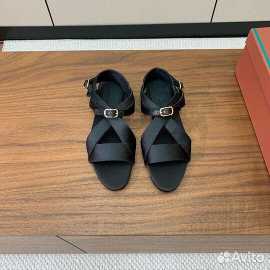 Сандалии женские loro piana