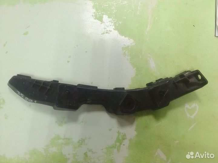 Направляющая бампера Kia Ceed ED