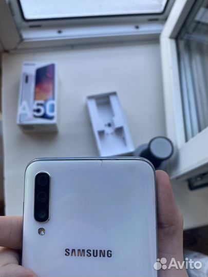 Samsung Galaxy A50, 6/128 ГБ