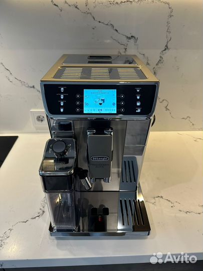 Кофемашина DeLonghi 650.75