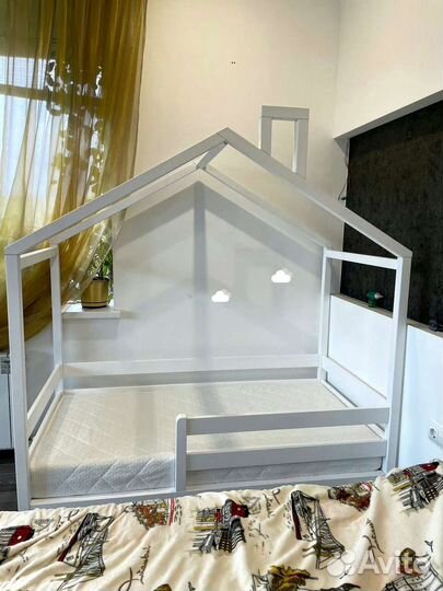 Детская кровать домик