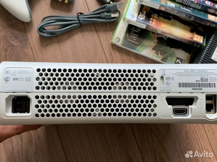 Xbox 360 с 2 джостиками и играми + караоке