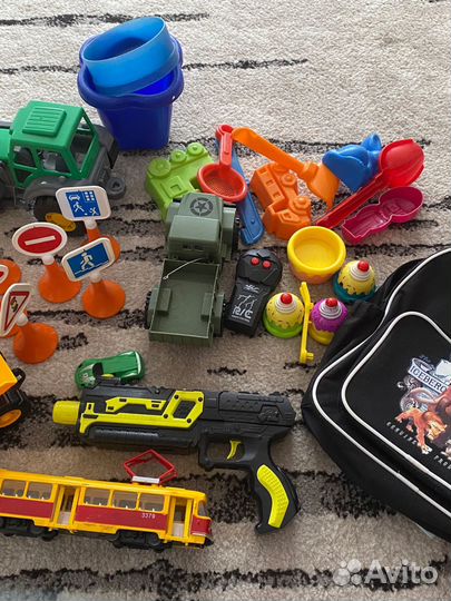 Игрушки разные