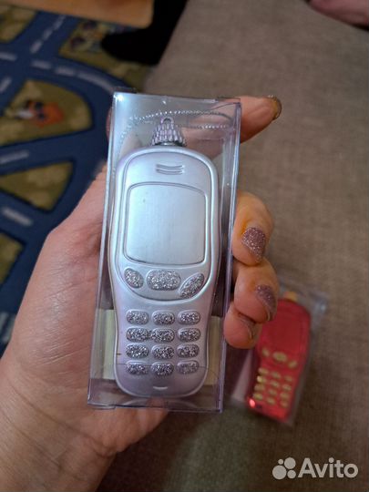 Елочные украшения. Телефон