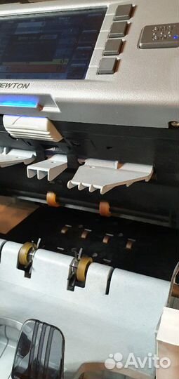 Счетчик банкнот Kisan newton fs