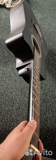 Акустическая гитара