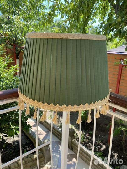 Абажур Колпак, надеваемый на лампу