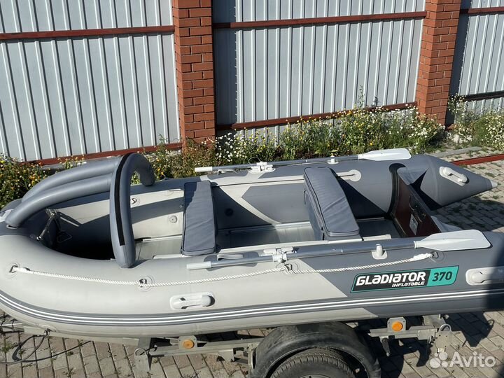 Лодка пвх Гладиатор 370