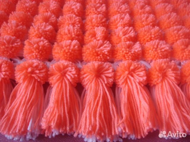 Плед из помпонов