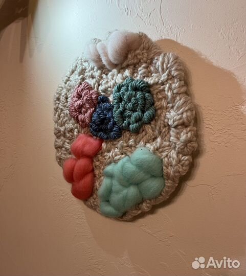 Панно ручной работы из пряжи