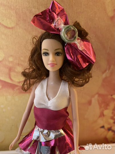 Кукла с конфетами