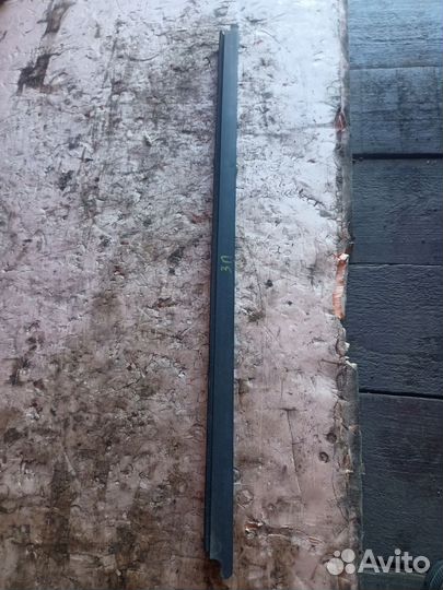 Молдинг стекла двери задний правый Opel Vectra B