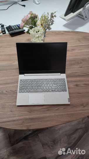 Ноутбук Lenovo