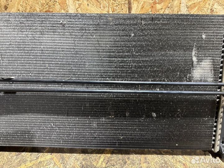 Радиатор охлаждения двигателя Mercedes Vito 639