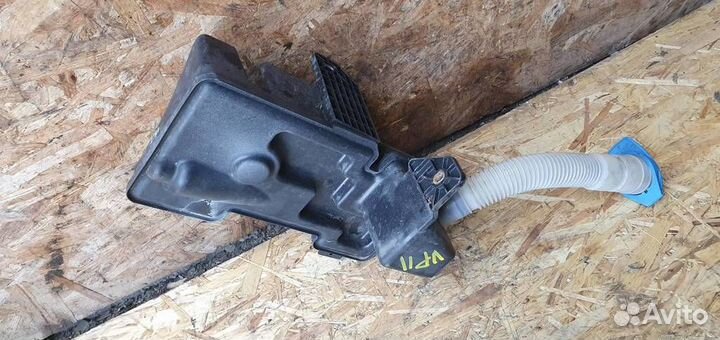 Бачок омывателя лобового стекла Volkswagen Tiguan