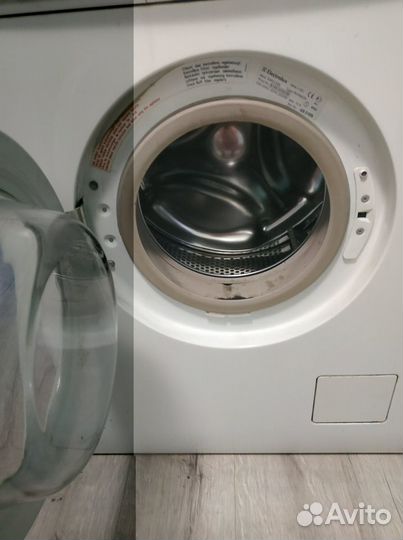 Стиральная машина Electrolux EWS 1046