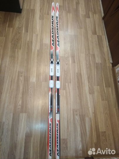 Продам комплект лыж