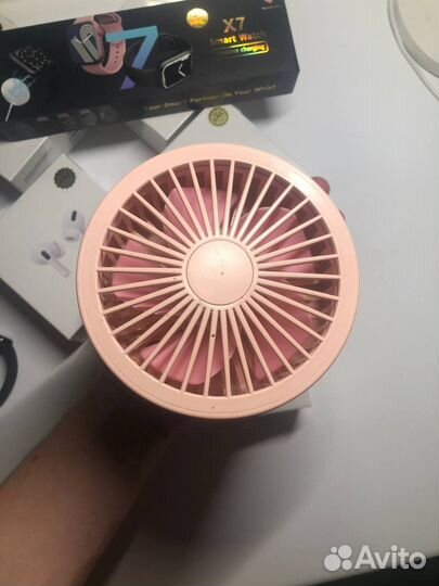 Розовый вентилятор