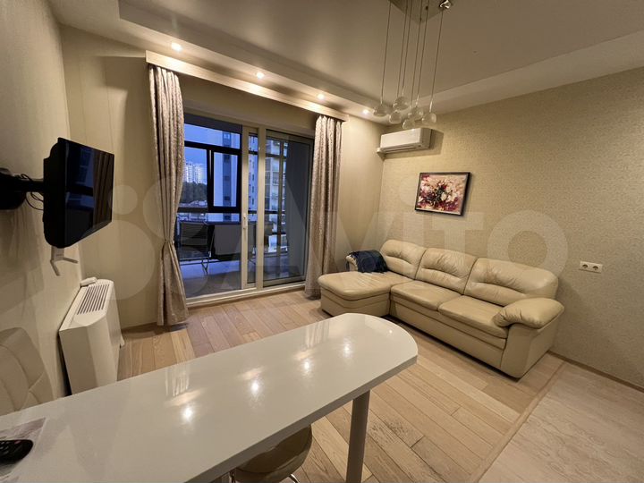 2-к. квартира, 100 м², 13/21 эт.