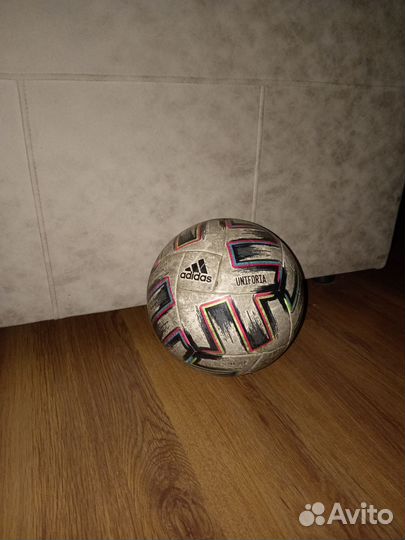 Футбольный мяч adidas euro 2020
