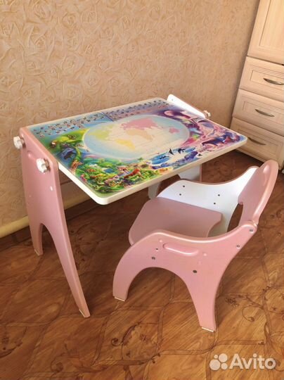Детский стол-мольберт и стул