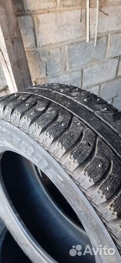 Bridgestone Ice Cruiser 7000 215/65 R16