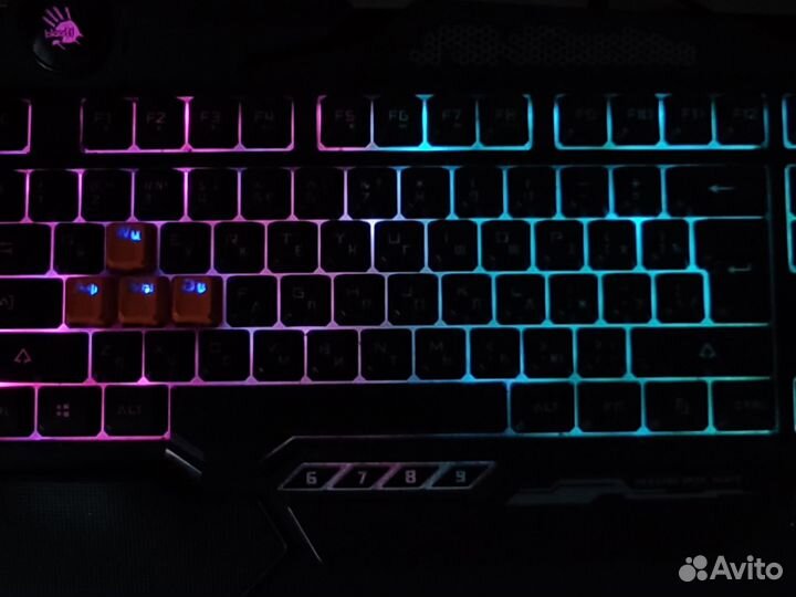 Игровая клавиатура с подсветкой