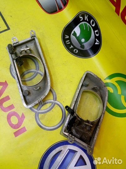 Фара противотуманная передняя Skoda Octavia 1Z3