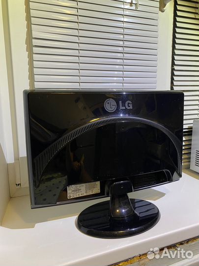 Монитор LG flatron W2253TQ 21.5''