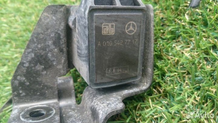 Датчик положения кузова задний Mercedes-Benz C180