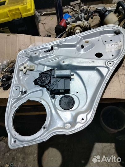 Стеклоподъёмник задний Фольксваген Пассат б5