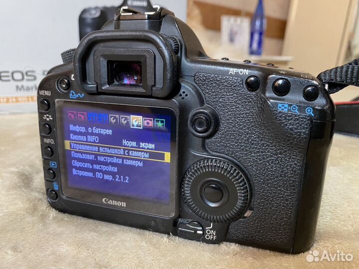 Зеркальный фотоаппарат Canon 5D mark II