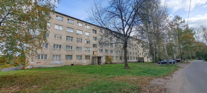 Комната 19 м² в > 9-к., 2/5 эт.