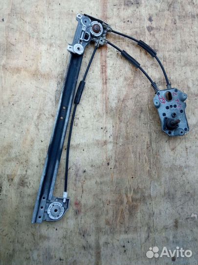 BMW E39 задний правый стеклоподъёмник