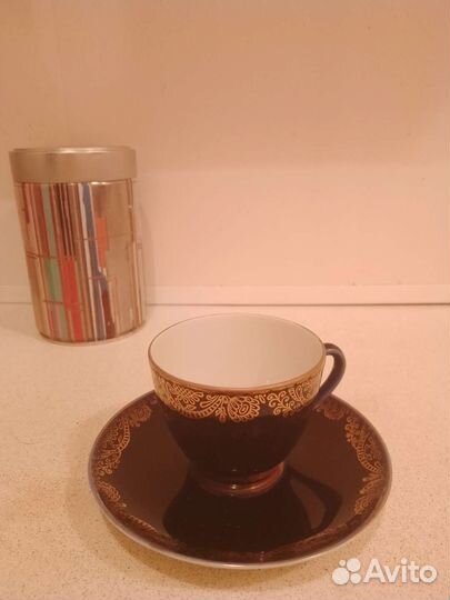 Чайное блюдце и чашка, крытые кобальтом, золочение