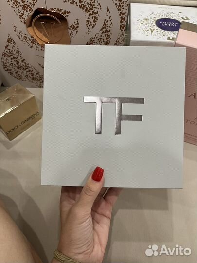 Подарочные наборы духи + гель для душа