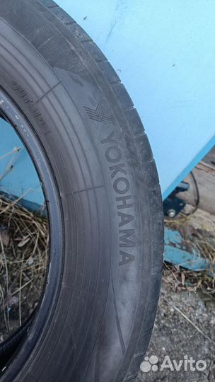 Yokohama BluEarth AE50 SUV 215/65 R17