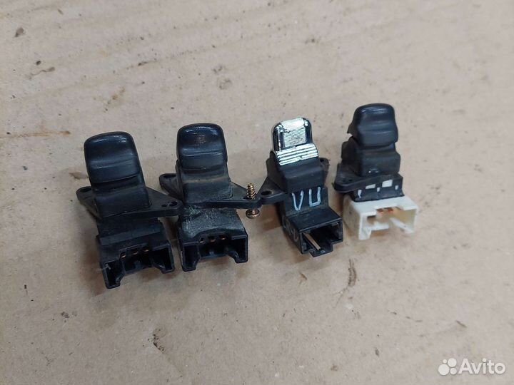 Кнопка стеклоподъемника Honda Cr-V 1 RD1