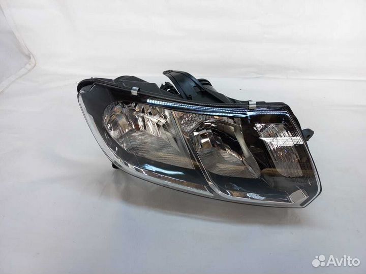 Фара передняя Renault Logan 2014-2018 правая