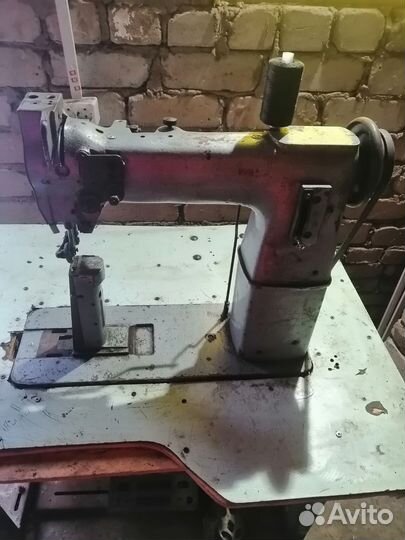 Колонковая швейная машина