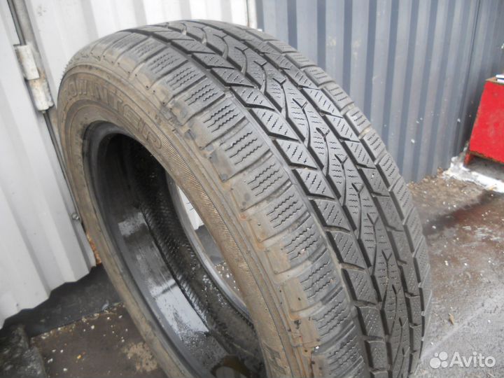 Falken Eurowinter HS-439 215/60 R17 96H
