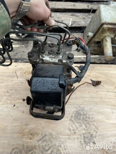 Блок ABS Nissan primera p10