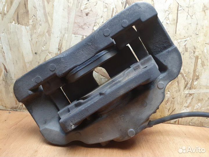 Суппорт передний правый Bmw 5-Series E60 N52B30A